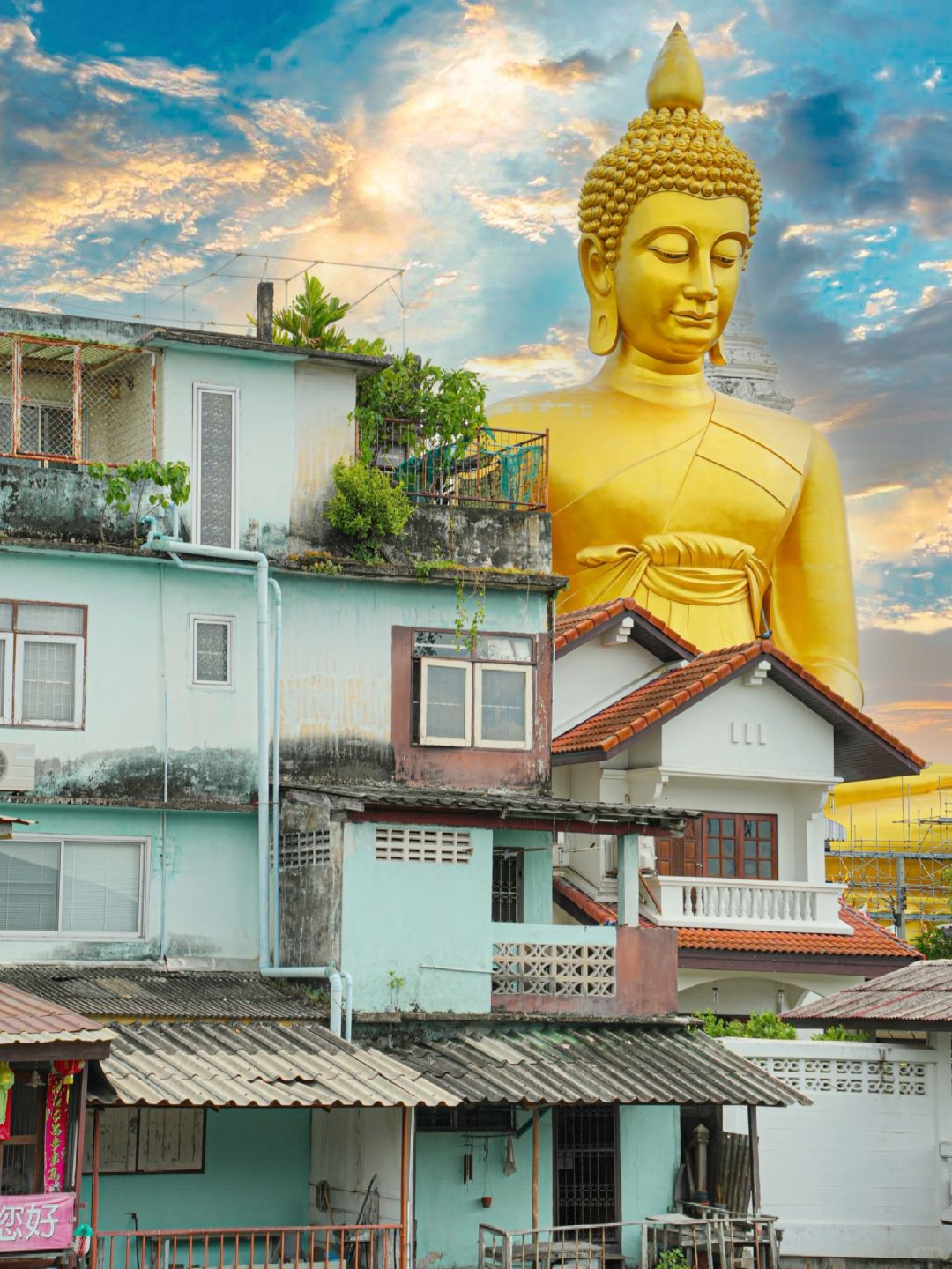 Bangkok-The huge Buddha statue at Wat Phra Kaew in Bangkok is a stunning sight