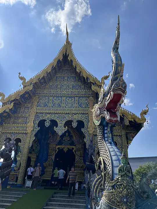 Chiang Mai-The magnificent Doi Suthep Temple and the green mountains and clear waters of Wat Phra That Phraya. Chiang Mai Travel Life