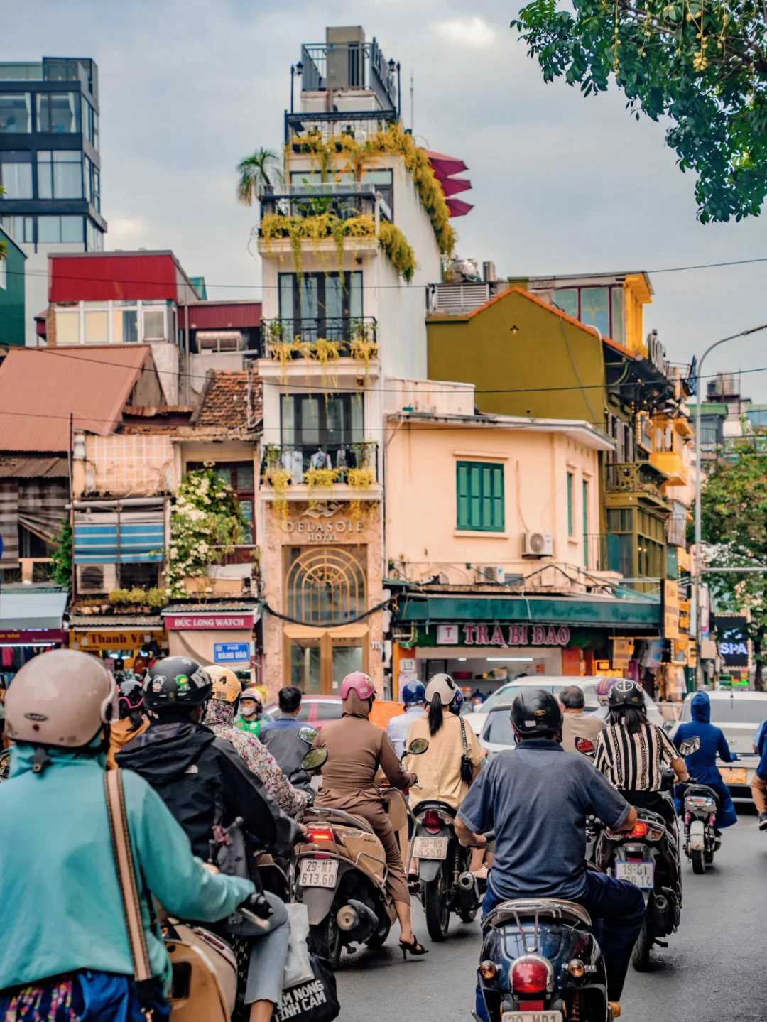 Hanoi-Travel to Hanoi, the coffee city, and the leisurely life in the treasure town of Southeast Asia