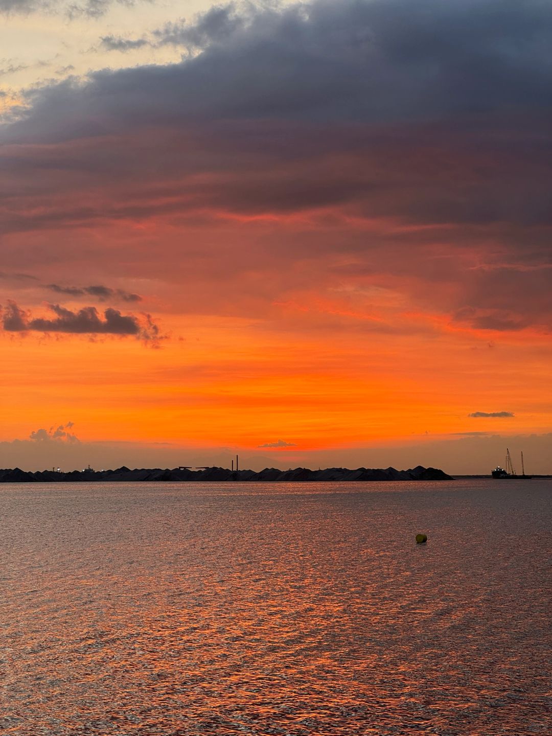 Manila/Luzon-The sunset view of Manila Bay is one of the top ten most beautiful sunsets in the world