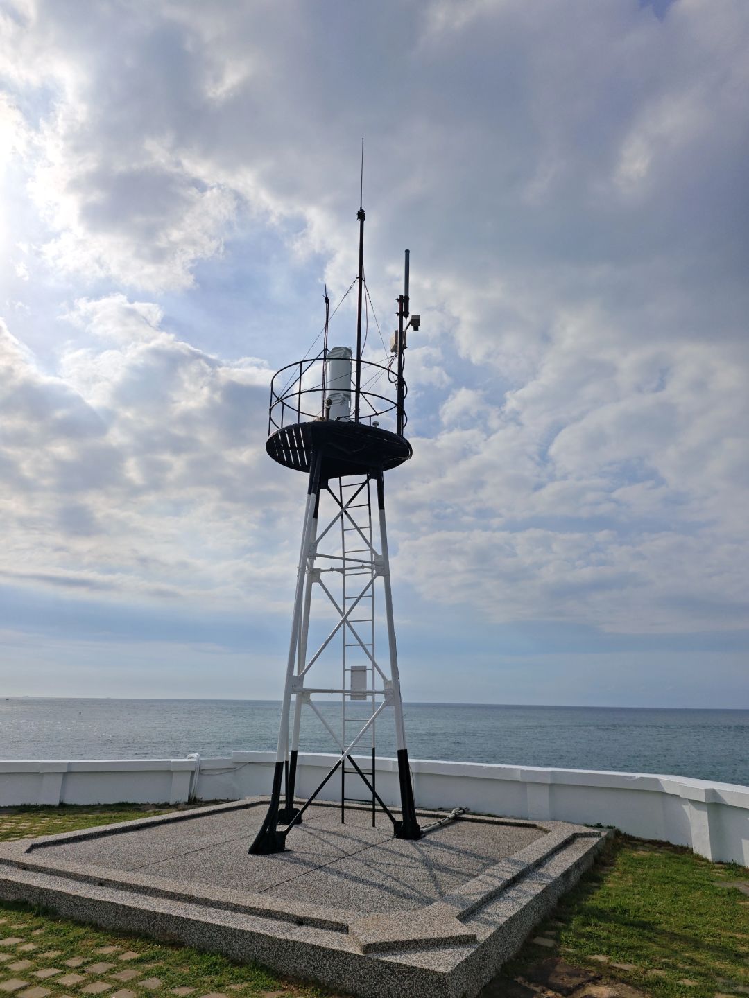 Taiwan-The Fugui Cape Lighthouse, the northernmost point of Taiwan, has a unique seaside view