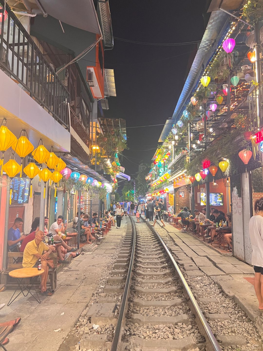 Hanoi-"Train Street" zu Hanoi, Vietnam 🚂 Befestegt ass de leschten Zäitplang fir 2024