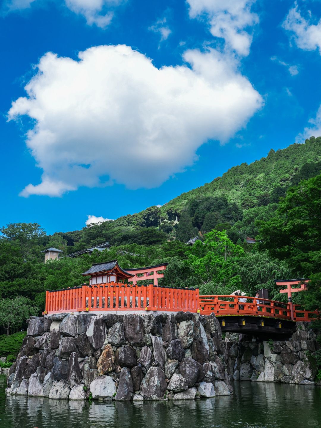 Osaka-Katsuoji Temple in Osaka, where there are countless Darumas everywhere in the temple