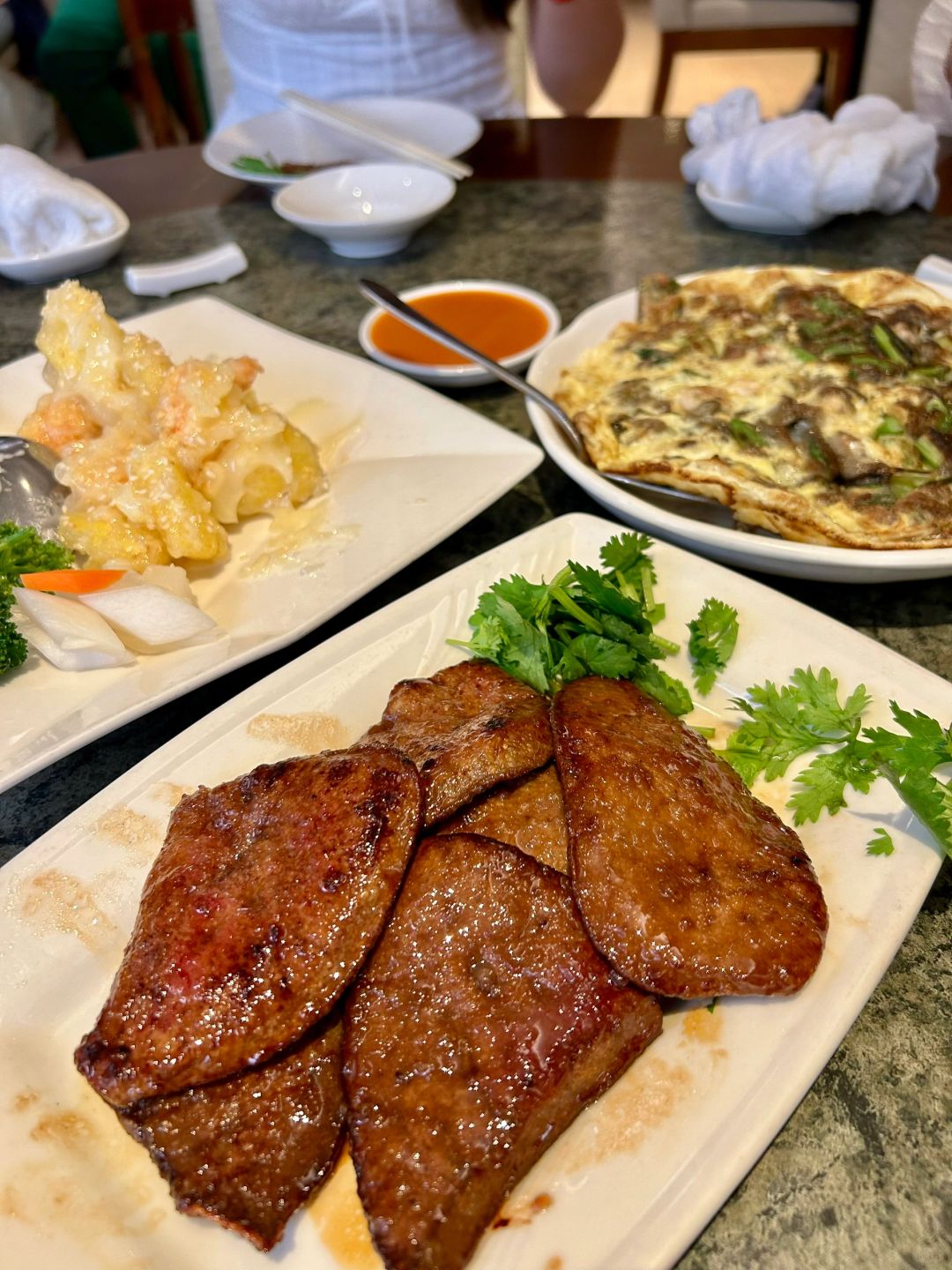 Taiwan-Taipei Xin Yeh Taiwanese Restaurant, taste the traditional Hakka dish red crab rice cake