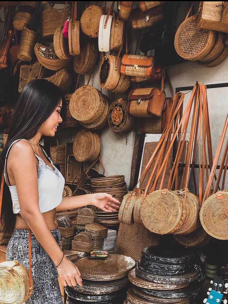 Bali-It turns out that the Ubud Market in Bali is so fun. It is the oldest handicraft art market in the area.