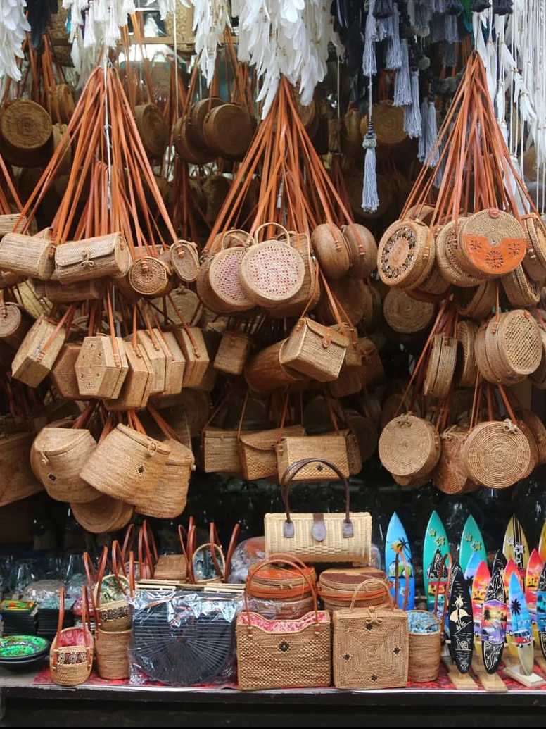 Bali-It turns out that the Ubud Market in Bali is so fun. It is the oldest handicraft art market in the area.