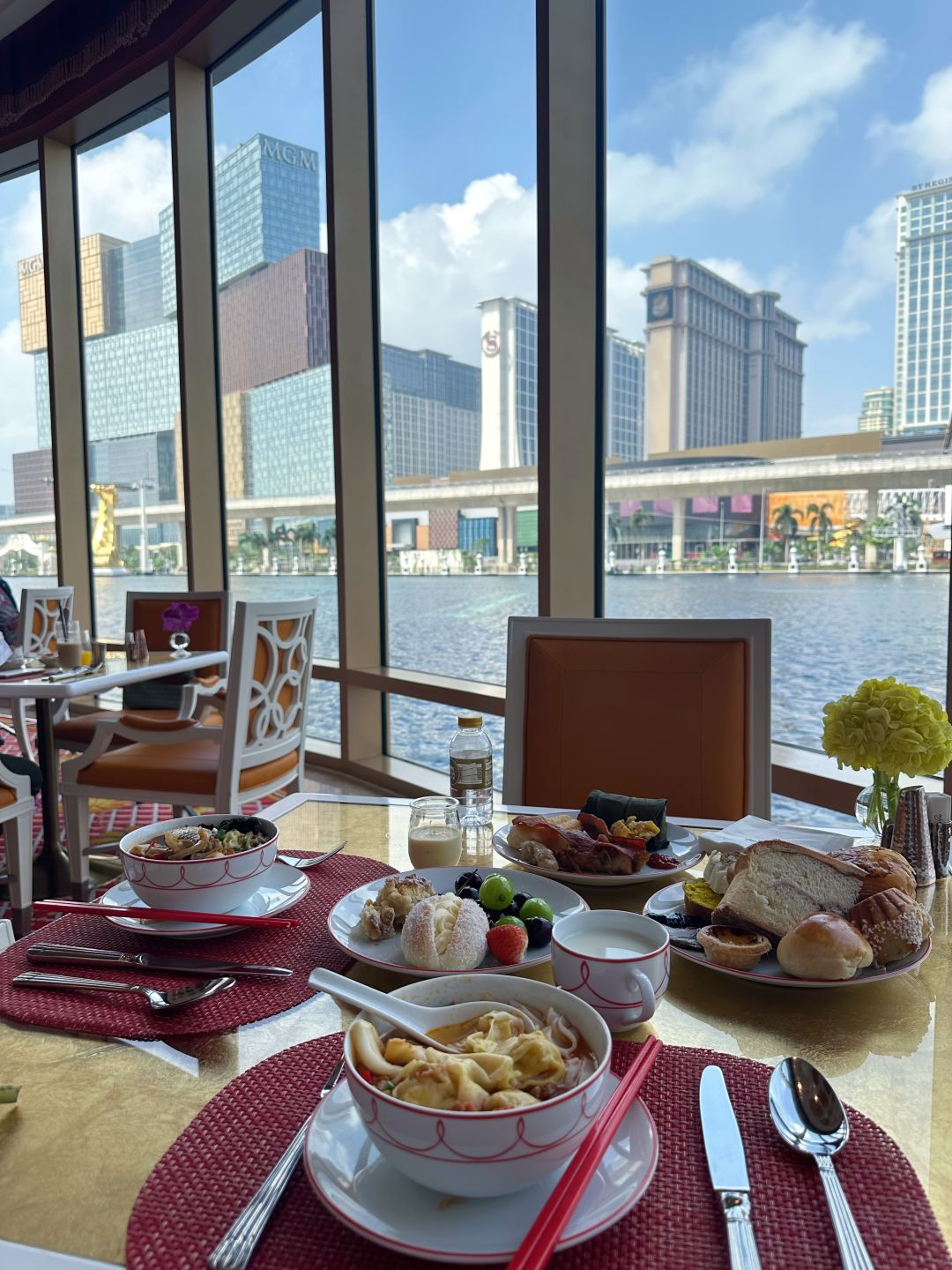 Macao-The Tiffany blue of the Wynn Casino Hotel Lake View Suite is very beautiful. The cable car and fountain view are unobstructed