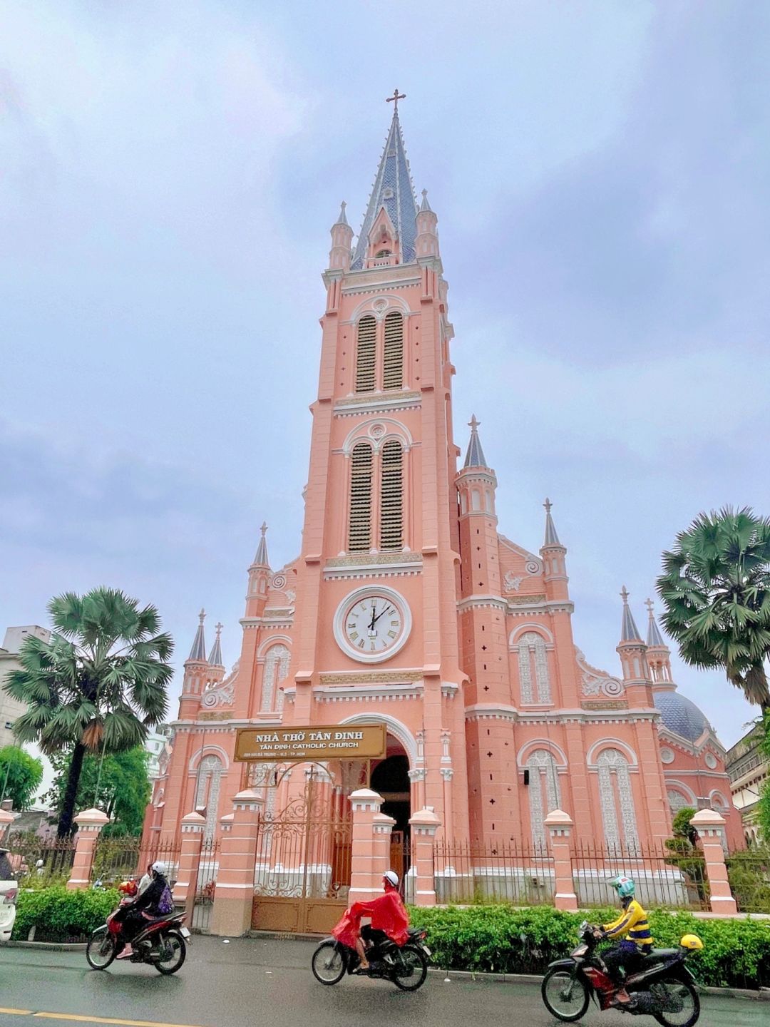 Ho Chi Minh-Ho Chi Minh City Travel🗺️, Tan Dinh Cathedral, Reunification Palace, Coffee Apartment, Ben Thanh Market, Bookstore Street