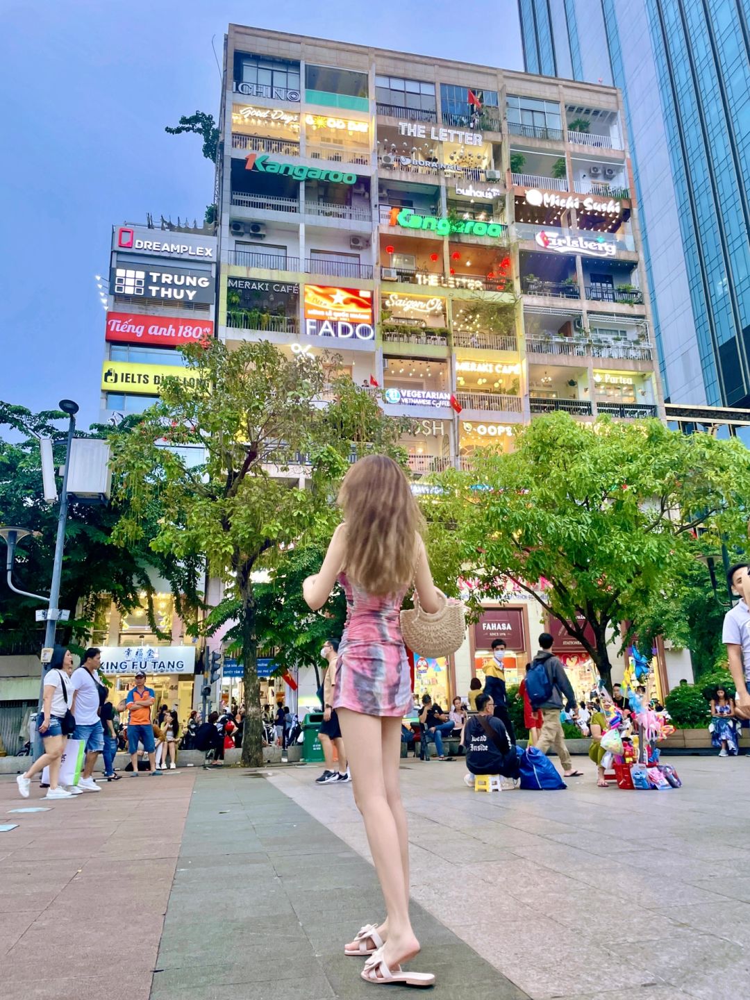 Ho Chi Minh-Ho Chi Minh City Travel🗺️, Tan Dinh Cathedral, Reunification Palace, Coffee Apartment, Ben Thanh Market, Bookstore Street