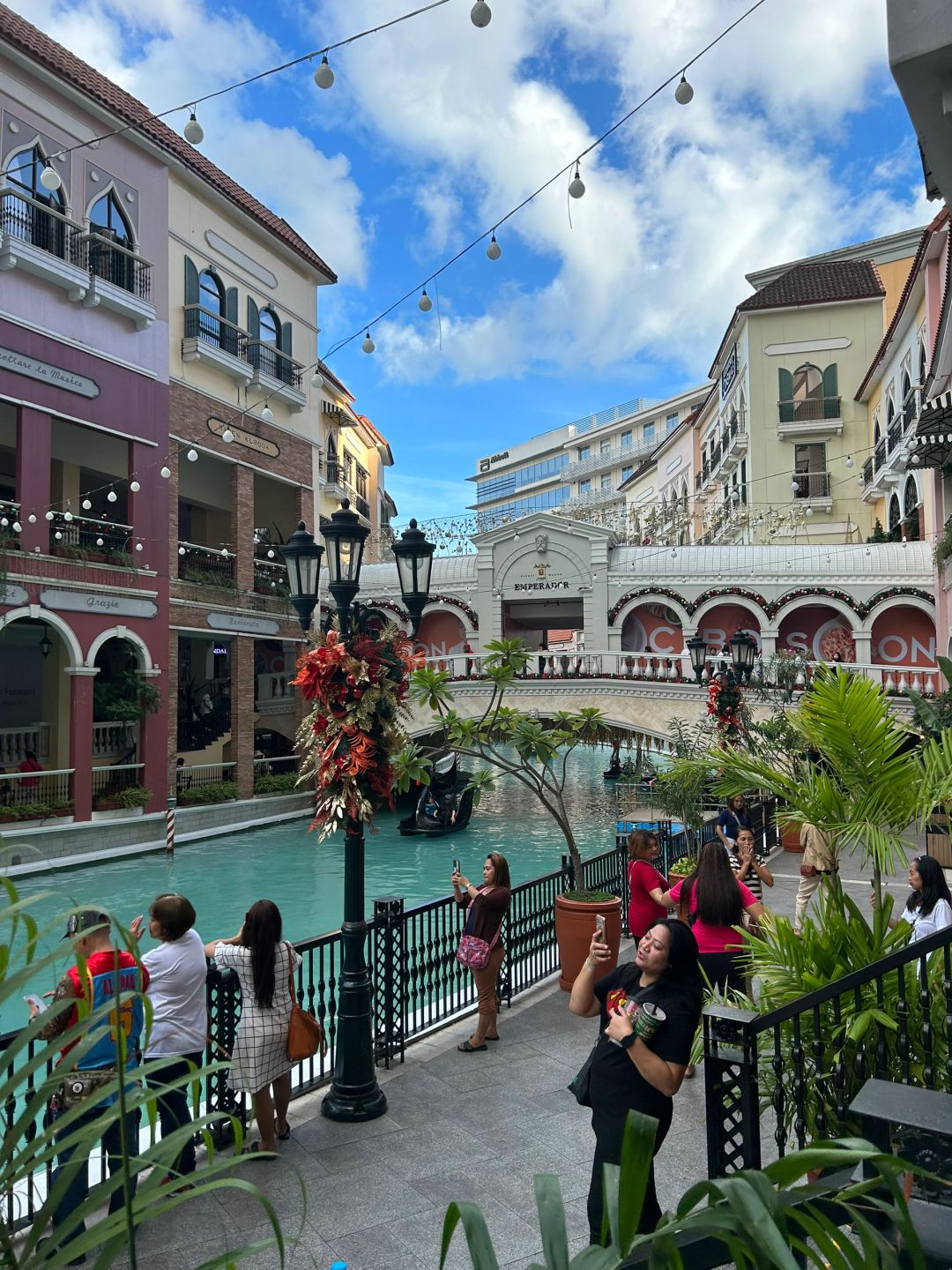 Manila/Luzon-BGC Venice Water City in Manila, Philippines, a shopping mall where you can take a boat tour