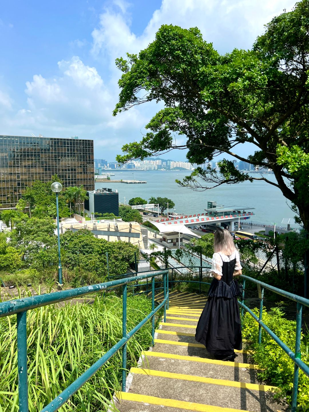 Hong kong-Hong Kong Walking Tour. Eslite Bookstore, Harbour City and Tsim Sha Tsui Clock Tower