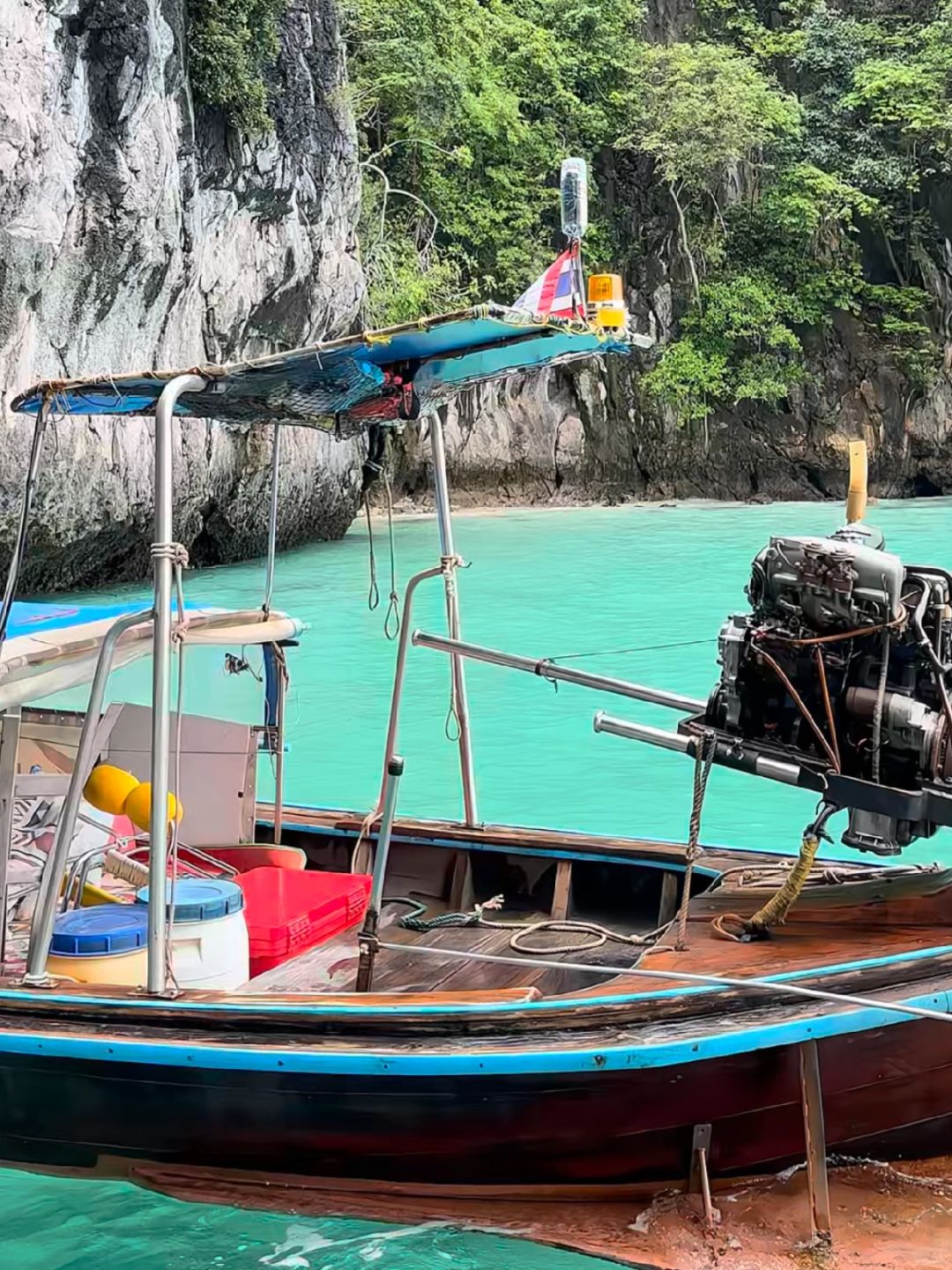 Krabi-Krabi Phi Phi Island🌊, it has been raining for several days and the waves are super big