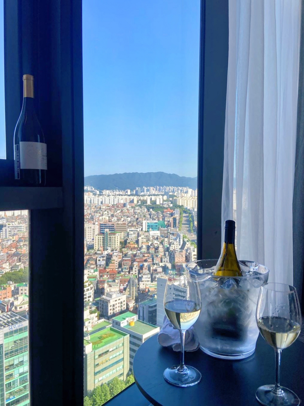 Seoul-Sofitel Ambassador Seoul Songpa👨‍👩‍👧‍👦 is a five-star hotel located in the heart of Seoul