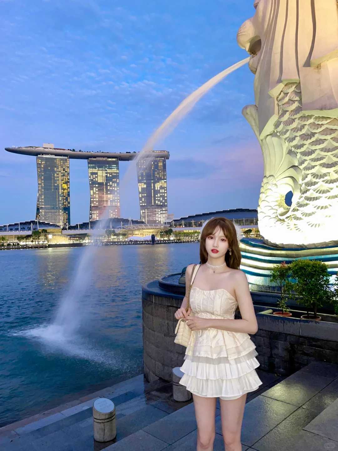 Tokyo-Singapore Merlion and Marina Bay Sands Hotel, encountering beautiful night and sunset