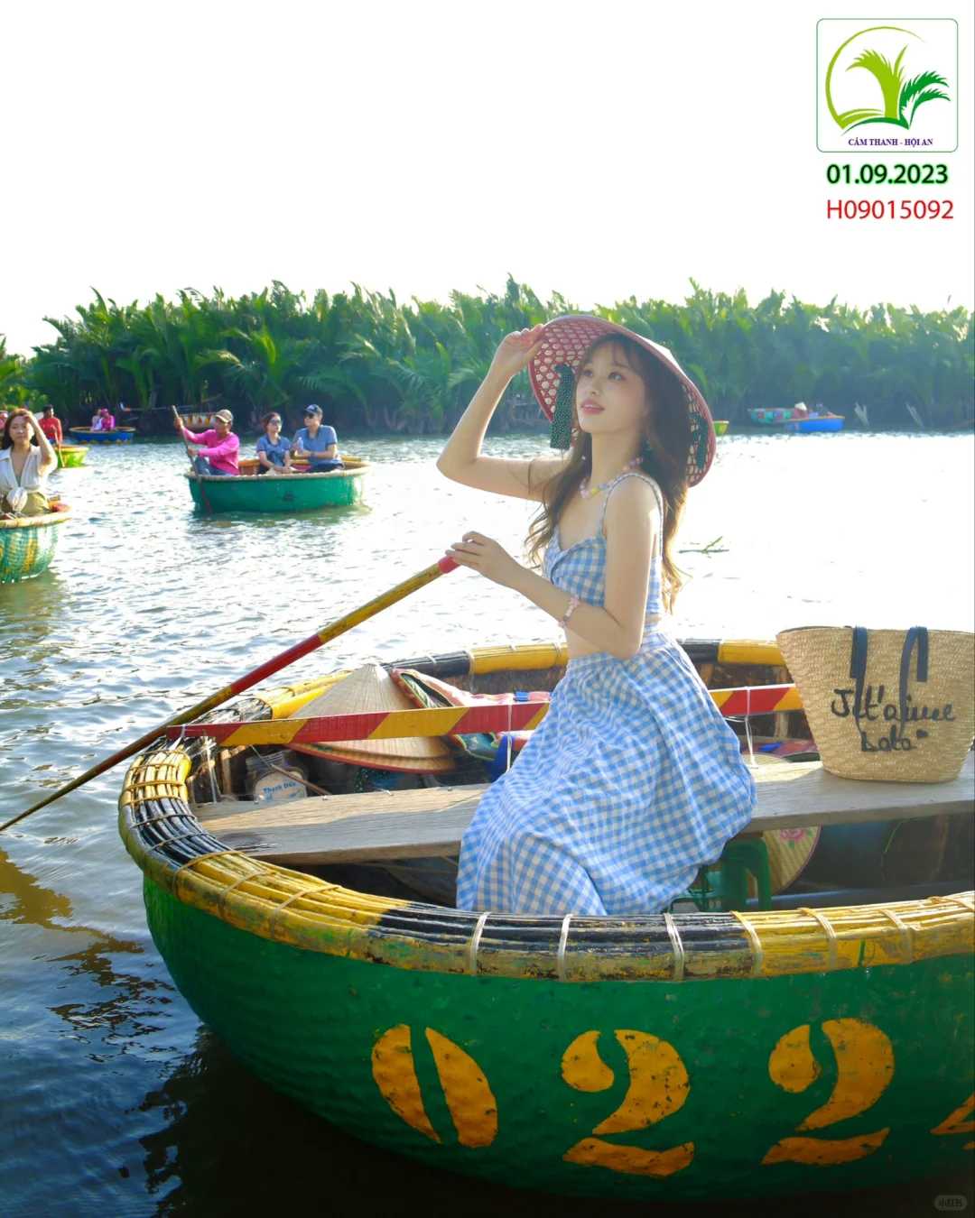 Ho Chi Minh-Hoi An Ancient Town, the most Vietnamese-style winnowing basket boat