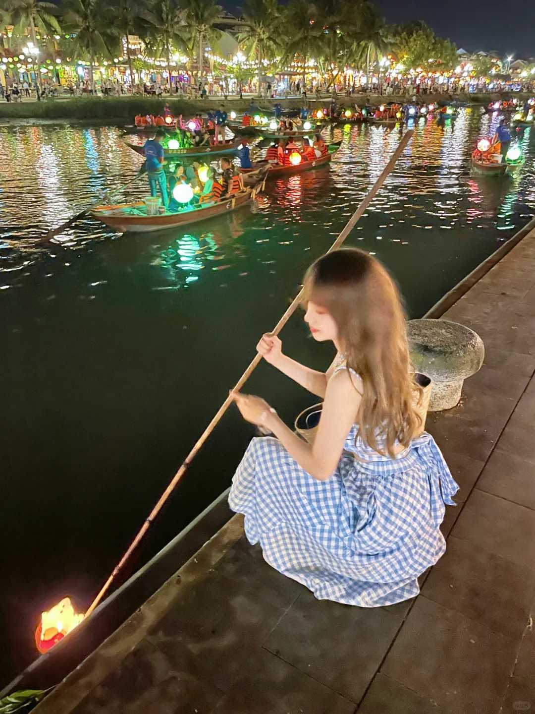 Ho Chi Minh-Hoi An Ancient Town, the most Vietnamese-style winnowing basket boat