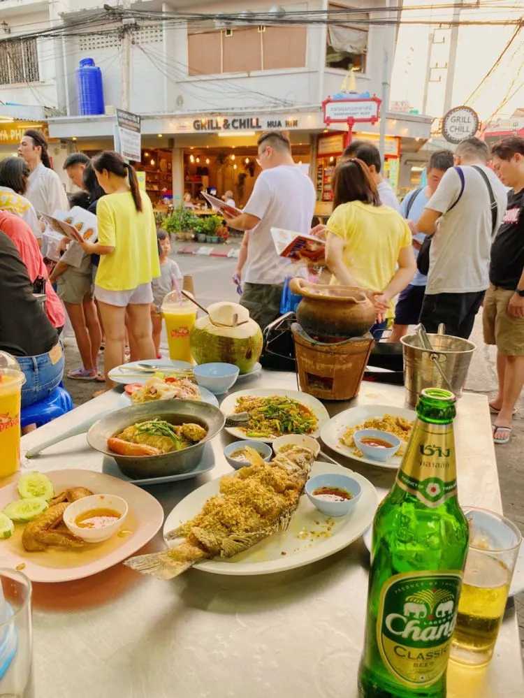 Hua Hin-Hua Hin's popular Zhengsheng Restaurant, seafood hot pot and curry crab are delicious