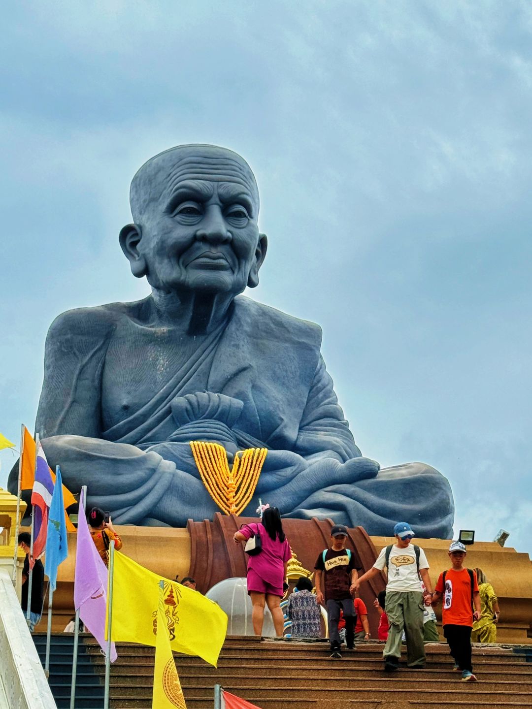 Hua Hin-Visit the huge Luang Pu Thuat statue at Wat Phra That Doi Suthep in Hua Hin, Thailand