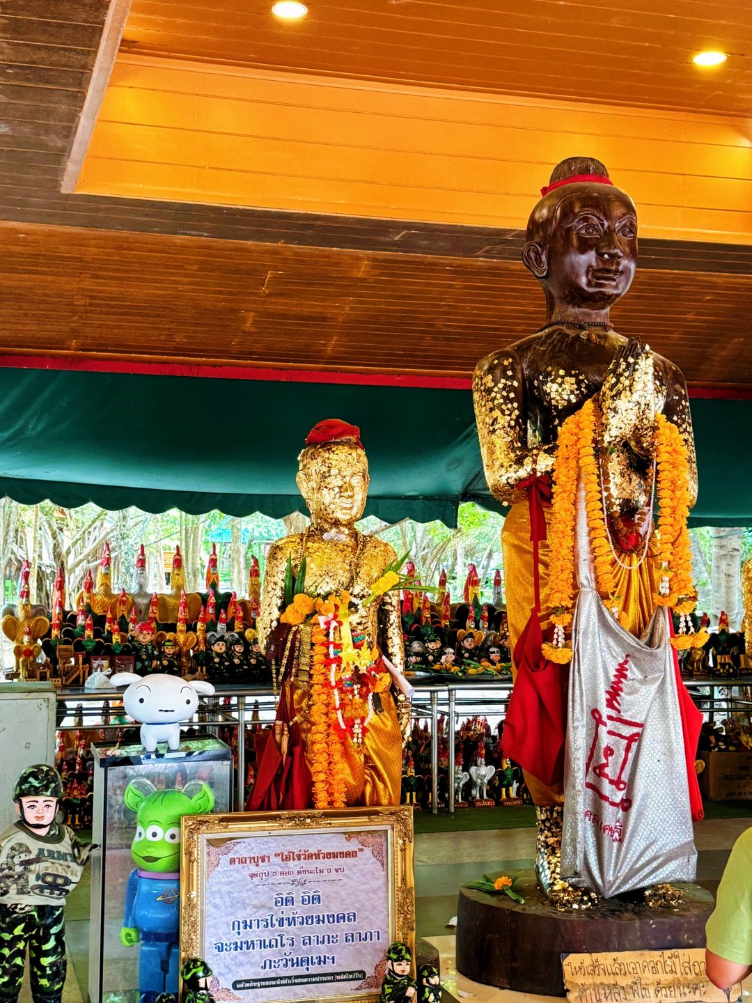 Hua Hin-Visit the huge Luang Pu Thuat statue at Wat Phra That Doi Suthep in Hua Hin, Thailand