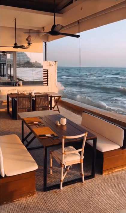 Hua Hin-Oceanside Beach Club & Restaurant in Hua Hin , Thai cuisine combined with Western cuisine