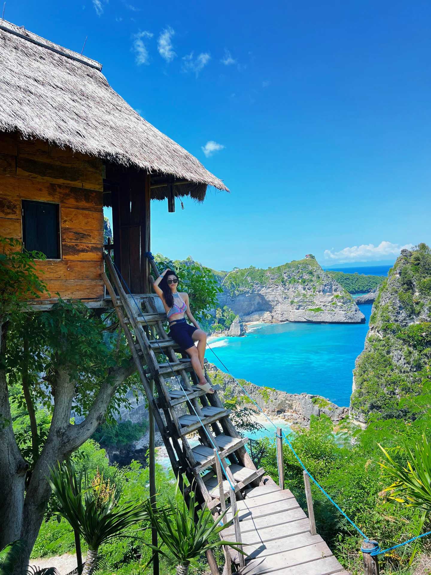 Bali-Petani Island, a subsidiary of Bali, offers motorcycle detours for travel and sea diving