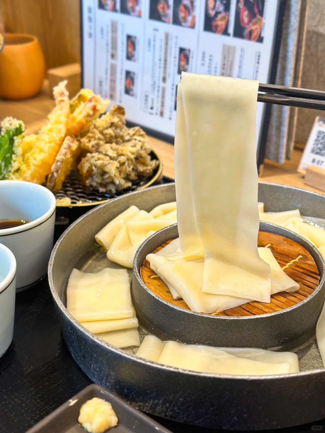 Tokyo-A must-eat food in Tokyo, the super popular 100-year-old fifth generation Hanayama Udon