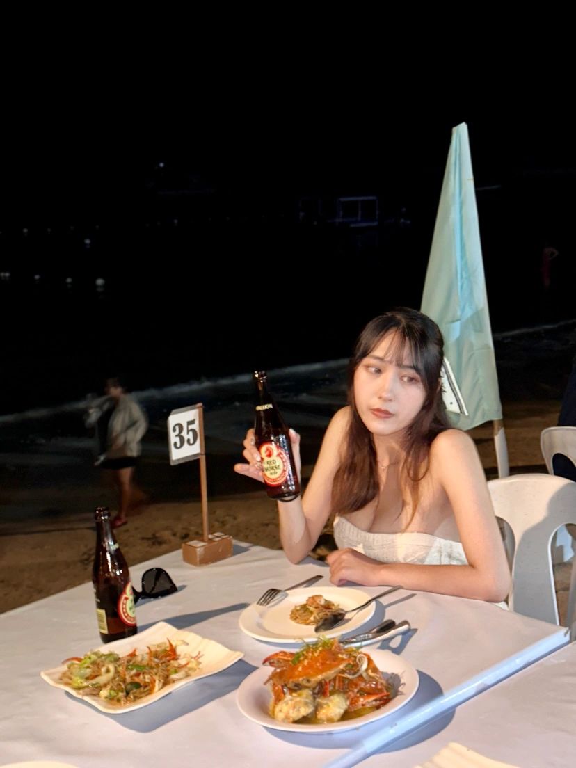 Cebu-Isis Thai Restaurant, Cebu Bohol Seafood BBQ, enjoy the sea breeze and drink beer