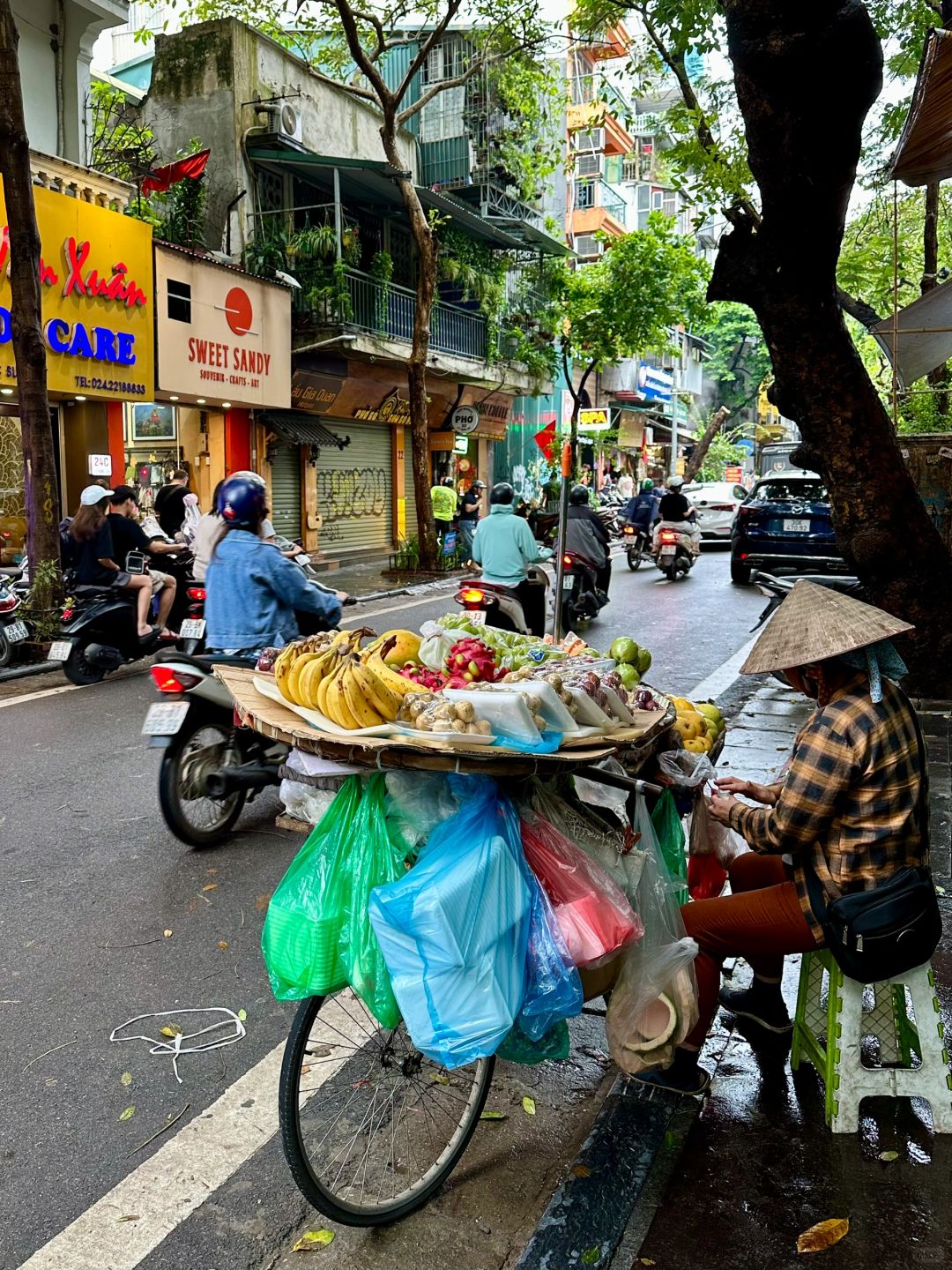 Hanoi-A 3-day, 2-night travel guide to Hanoi, Vietnam: Shop and eat as you please