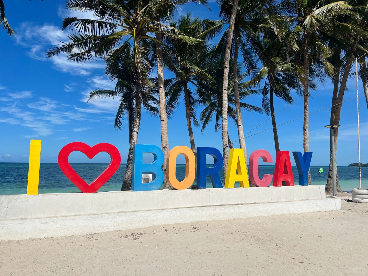 Boracay-Boracay, eternal summer and gentle sea breeze, everything is so vibrant