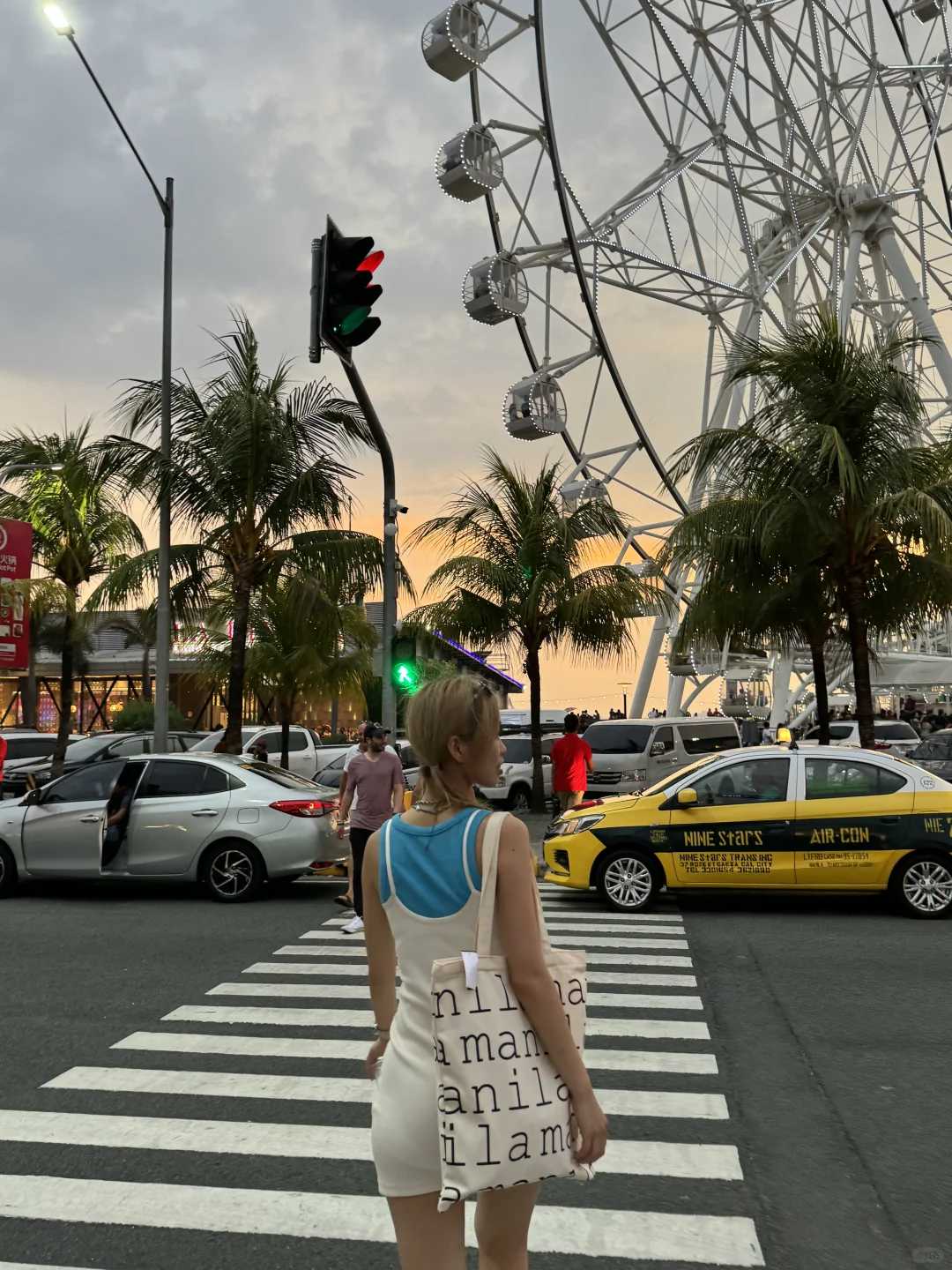 Manila/Luzon-4 days and 3 nights in Manila, visit the Ferris wheel and go shopping in BGC mall