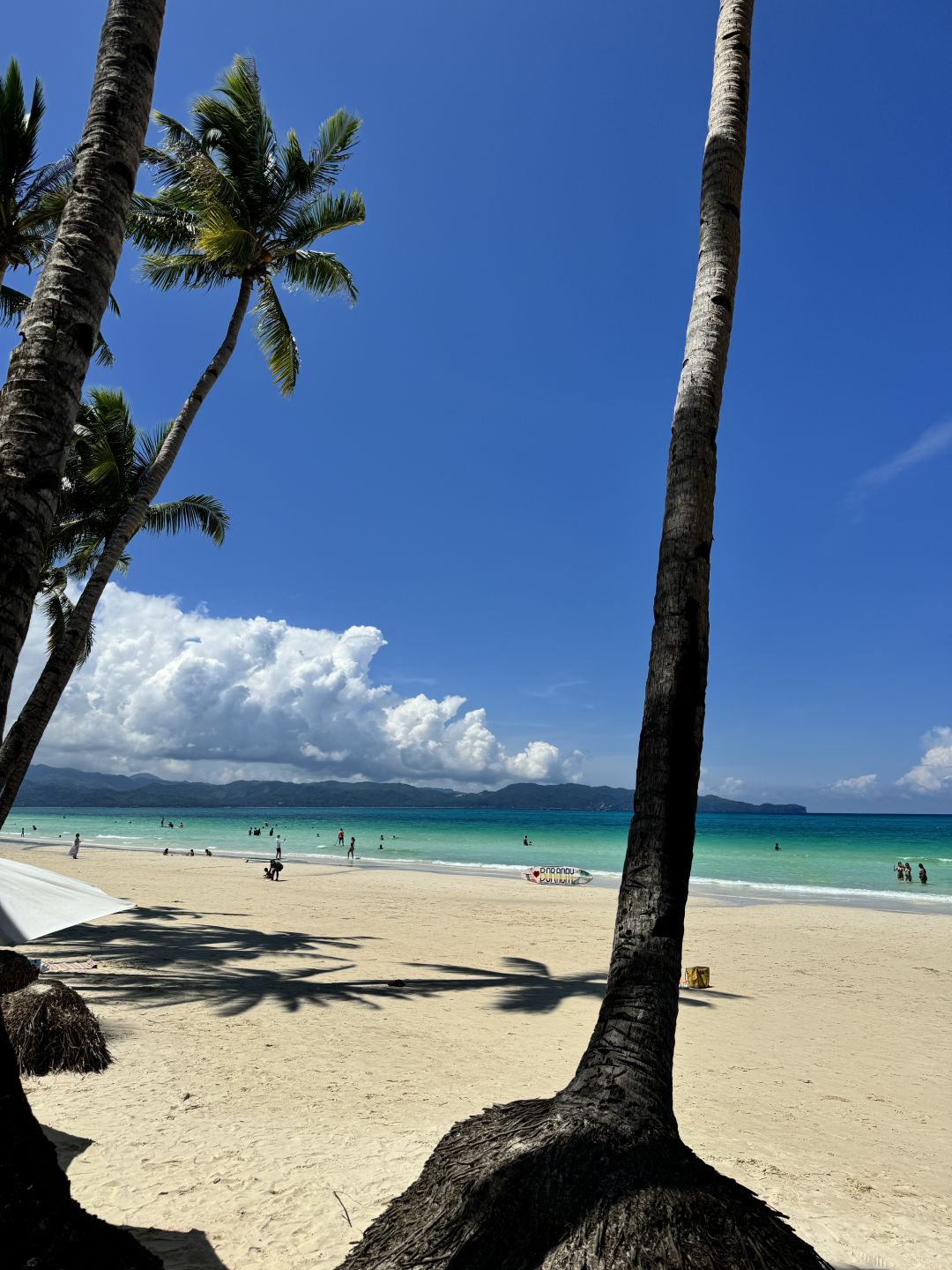 Boracay-Henann Crystal Sands Resort in Boracay, Philippines, has a great location and sea views