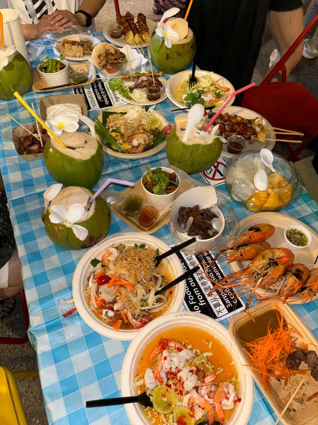 Hua Hin-Hua Hin Night Market Guide, taste a variety of Thai food, experience Thai massage and street band performances