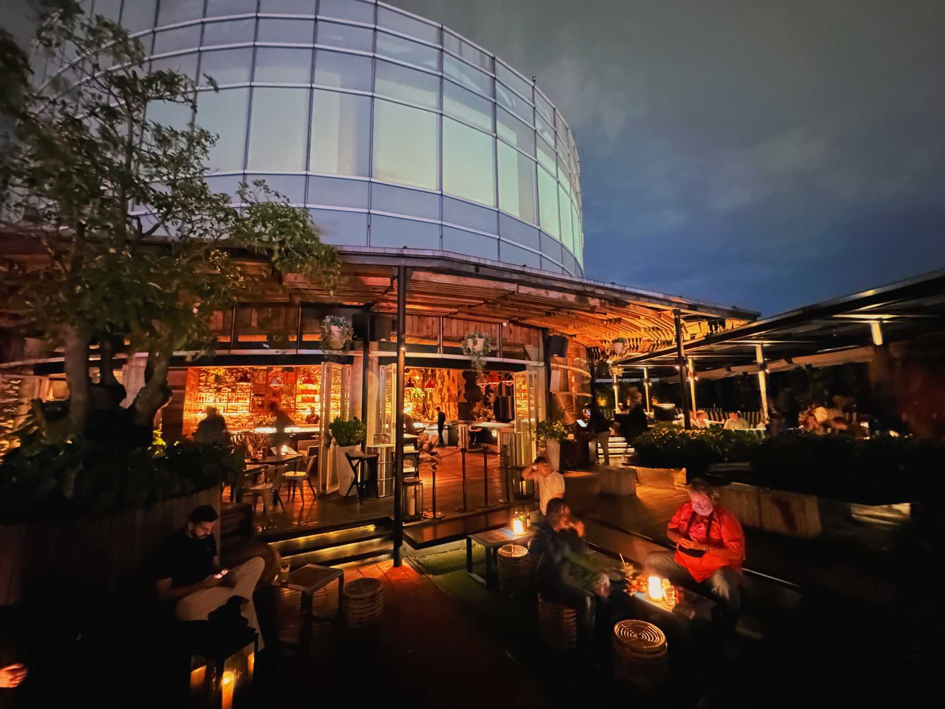 Jakarta-SKYE, the highest rooftop bar in Jakarta, is where you can enjoy your nightlife tonight