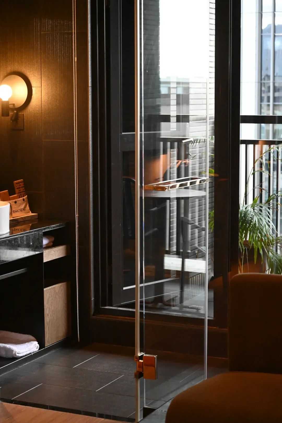 Taiwan-Episode Hotel Taipei, very close to SOGO, with a balcony and sunken bathtub for bathing