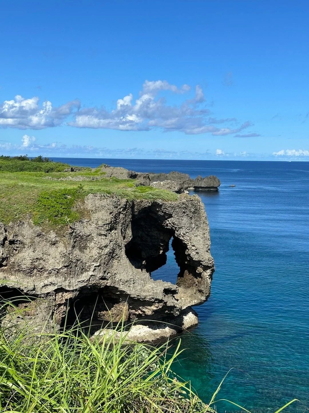 Okinawa-Travel guide to Senaga Island, Kokusai Street, Shuri Castle and Naminoue Shrine in Okinawa