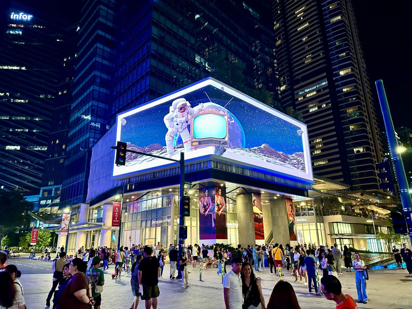 Manila/Luzon-Manila BGC High Street, every mall and shop is crowded with people at night