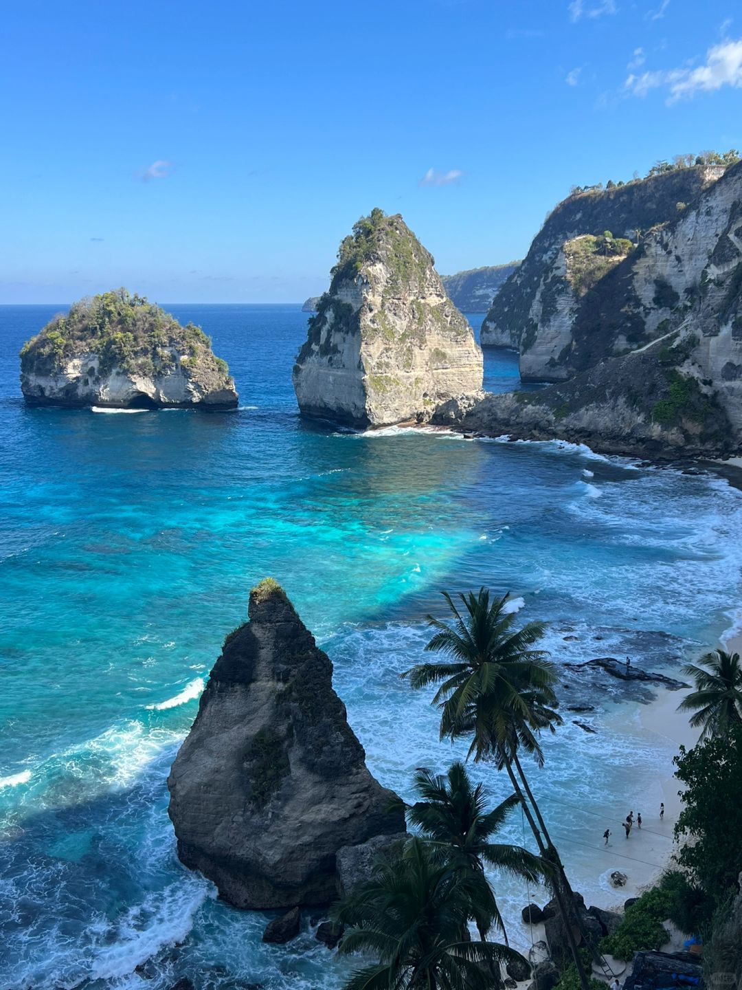 Bali-Bali travel attractions Tukad Cepung, Nusa Penida and Bayan ancient tree, visit Agung volcano