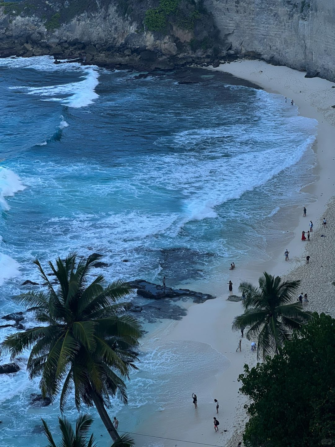 Bali-Bali travel attractions Tukad Cepung, Nusa Penida and Bayan ancient tree, visit Agung volcano