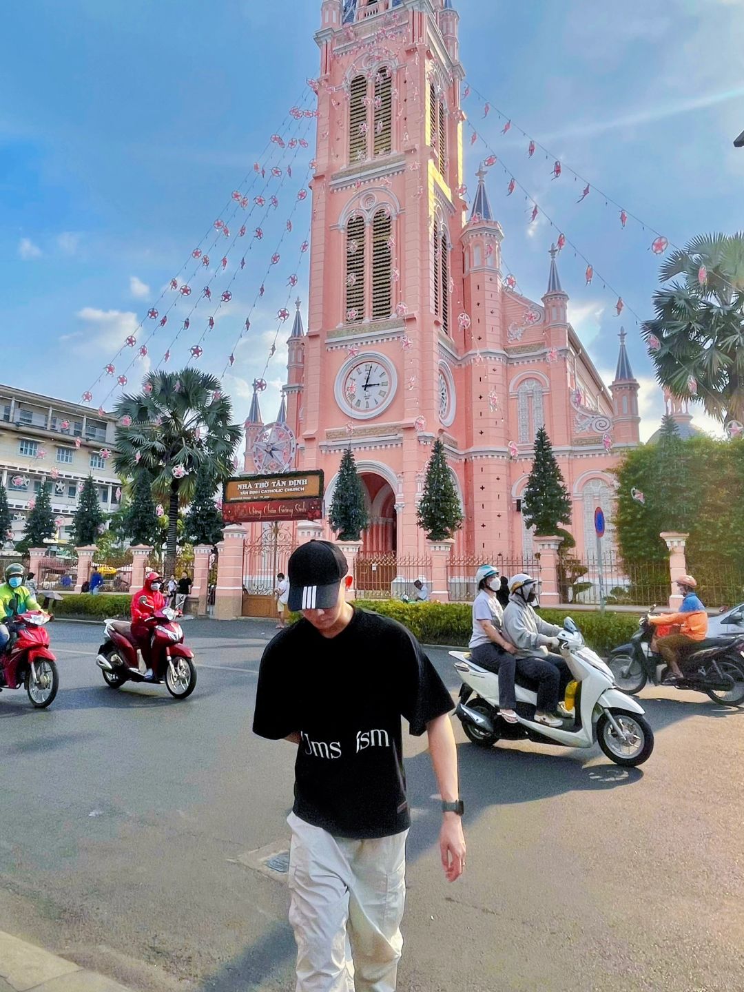 Ho Chi Minh-Hidden photo spots at Ho Chi Minh Pink Church 💒(Nhà thờ Giáo xứ Tân Định)