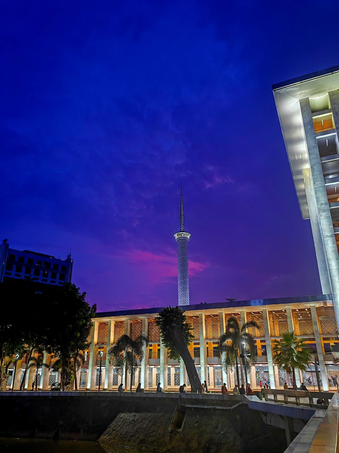 Jakarta-Ayaka Suites Hotel in Kuningan, Jakarta Review: Experience the Two Polar Worlds of the Southern Hemisphere