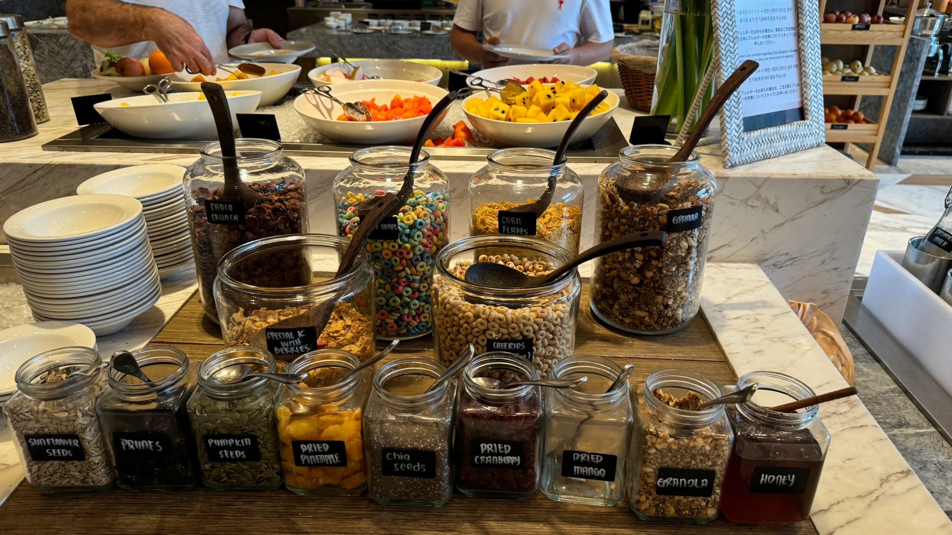 Cebu-Review of Sheraton Cebu Mactan Island Hotel, great breakfast with Korean fried chicken