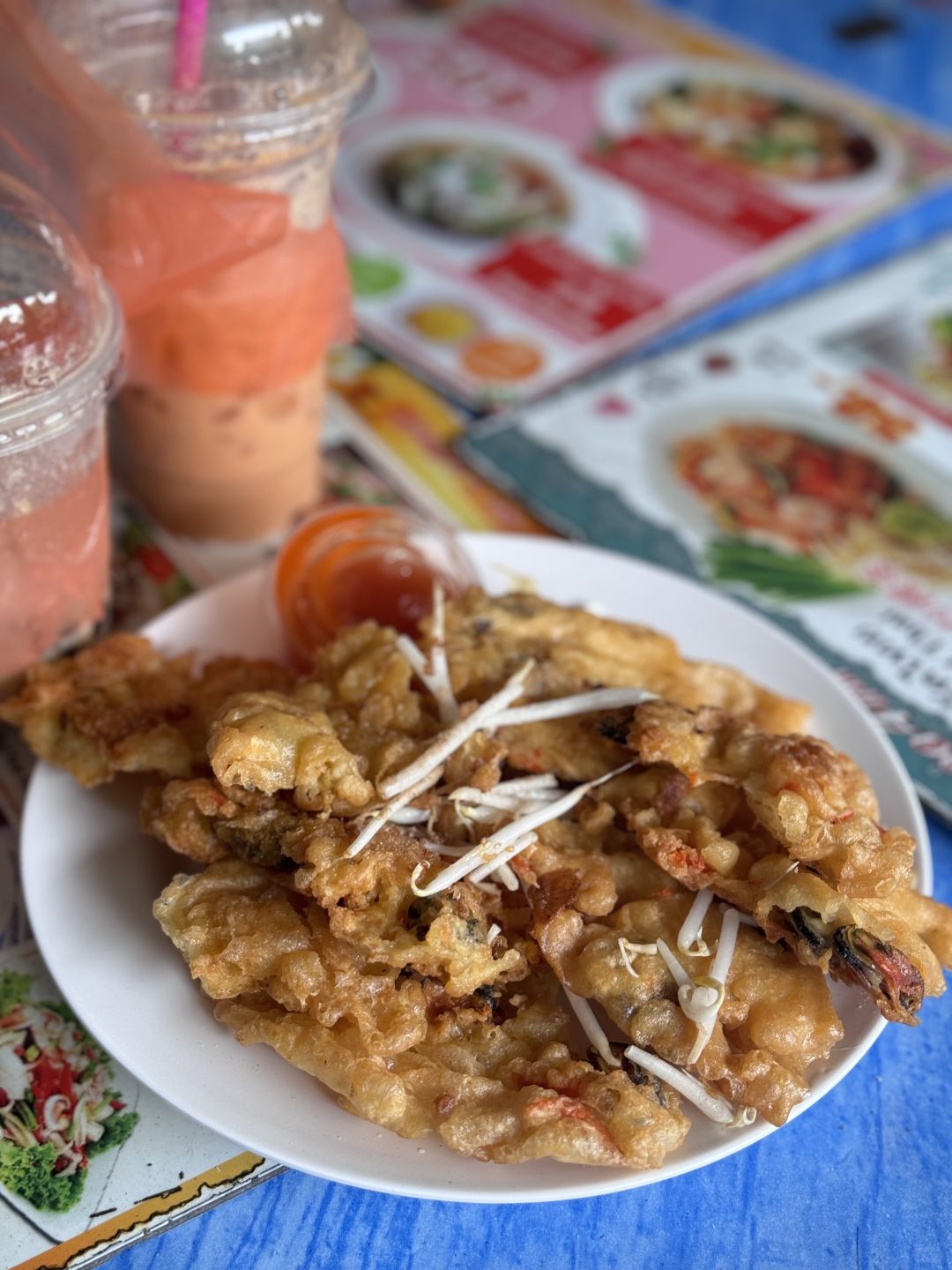 Pattaya-Pattaya Sifang Floating Market, local milk tea, fruits and handicrafts are cheap and good quality