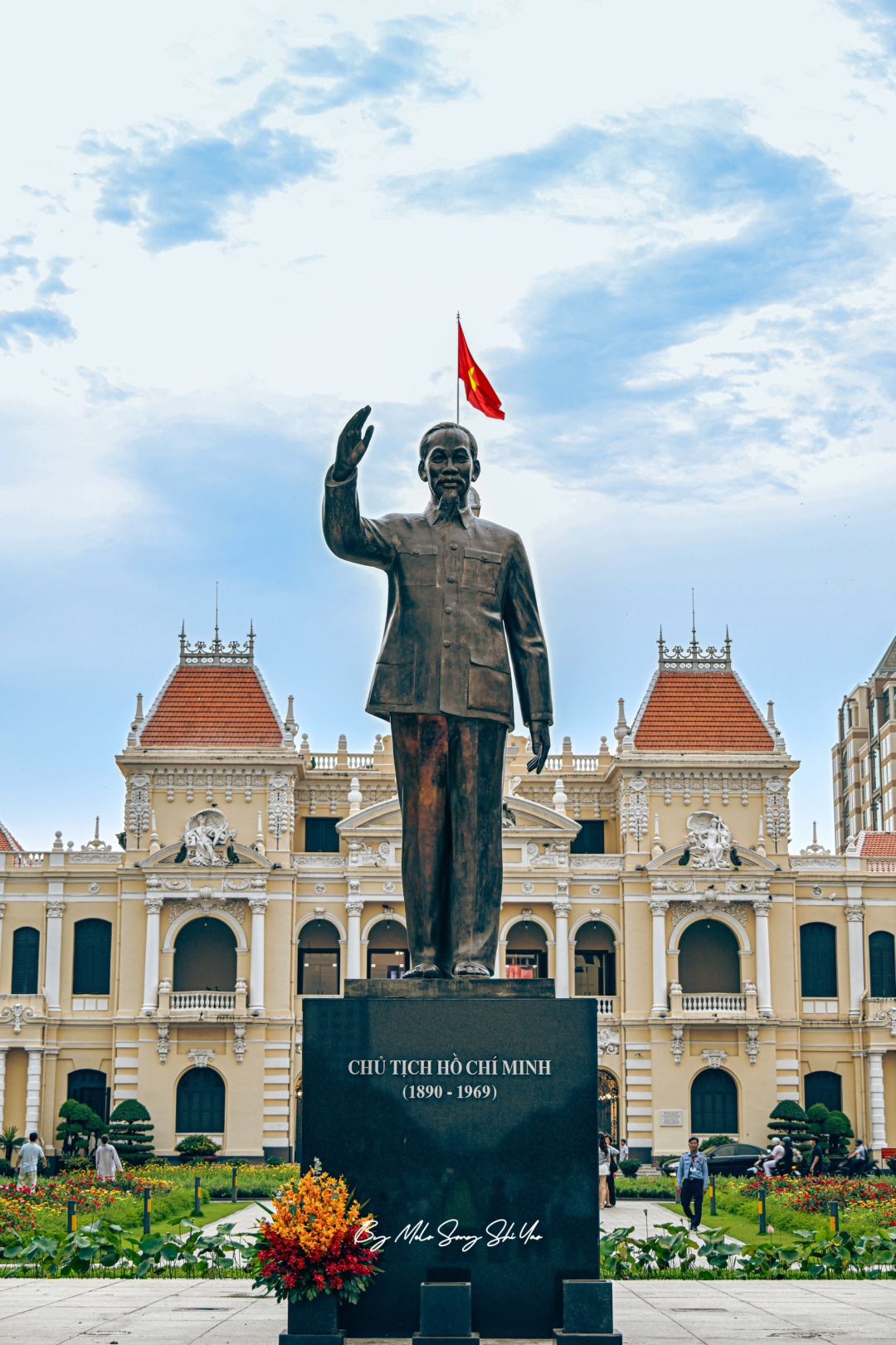 Ho Chi Minh-Visit Tan Dinh Church, Tan Dinh Market and War Memorial Museum in Ho Chi Minh