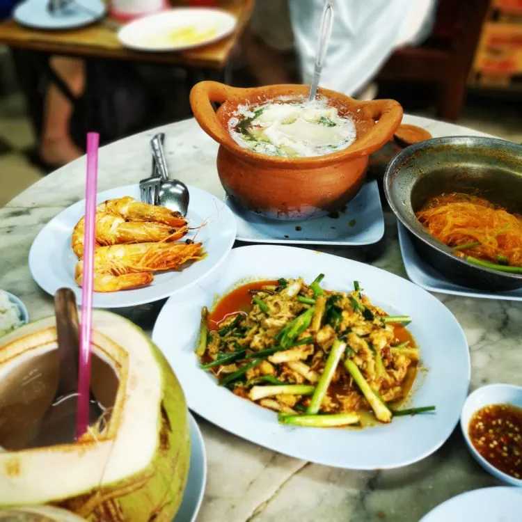 Hua Hin-Hua Hin Zhengsheng Restaurant, a low-cost popular restaurant, good value for money and delicious