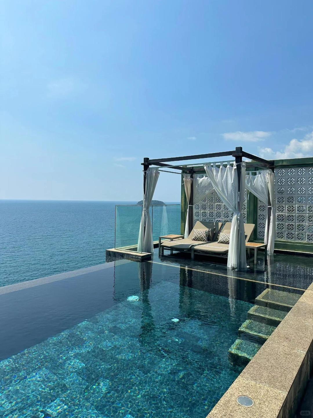 Phuket-The Shore and Sawaddi Sea View Romantic Pool Villa Hotel Reviews, Suitable for Couples