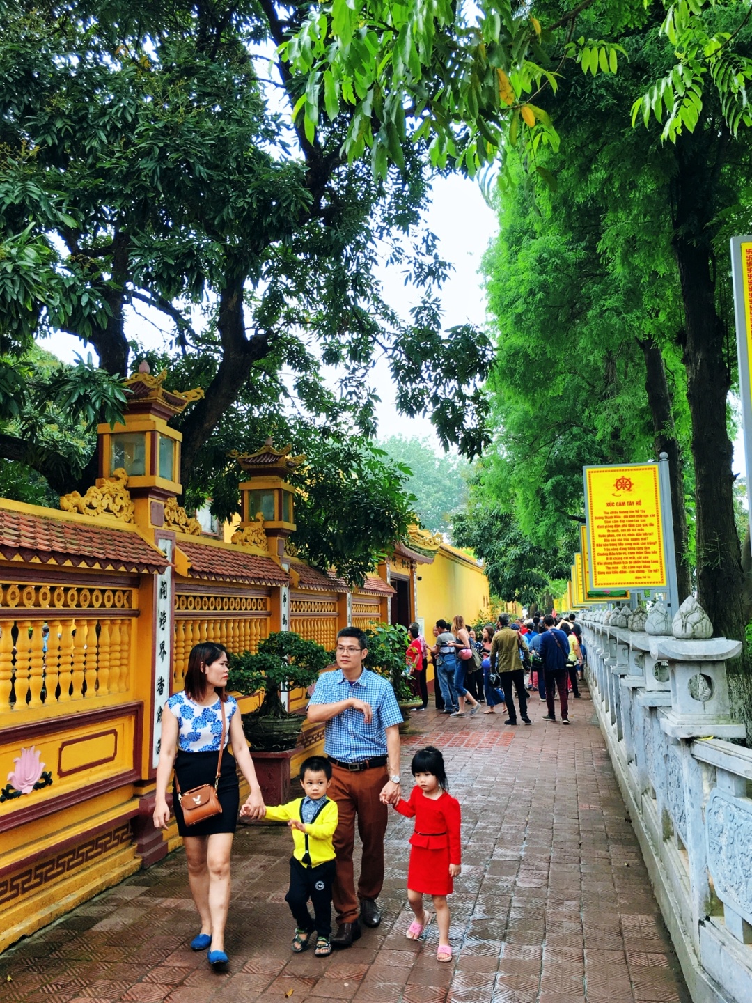 Hanoi-Tran Quoc Pagoda in Hanoi, Vietnam. Chinese characters are everywhere, as if we are in China?