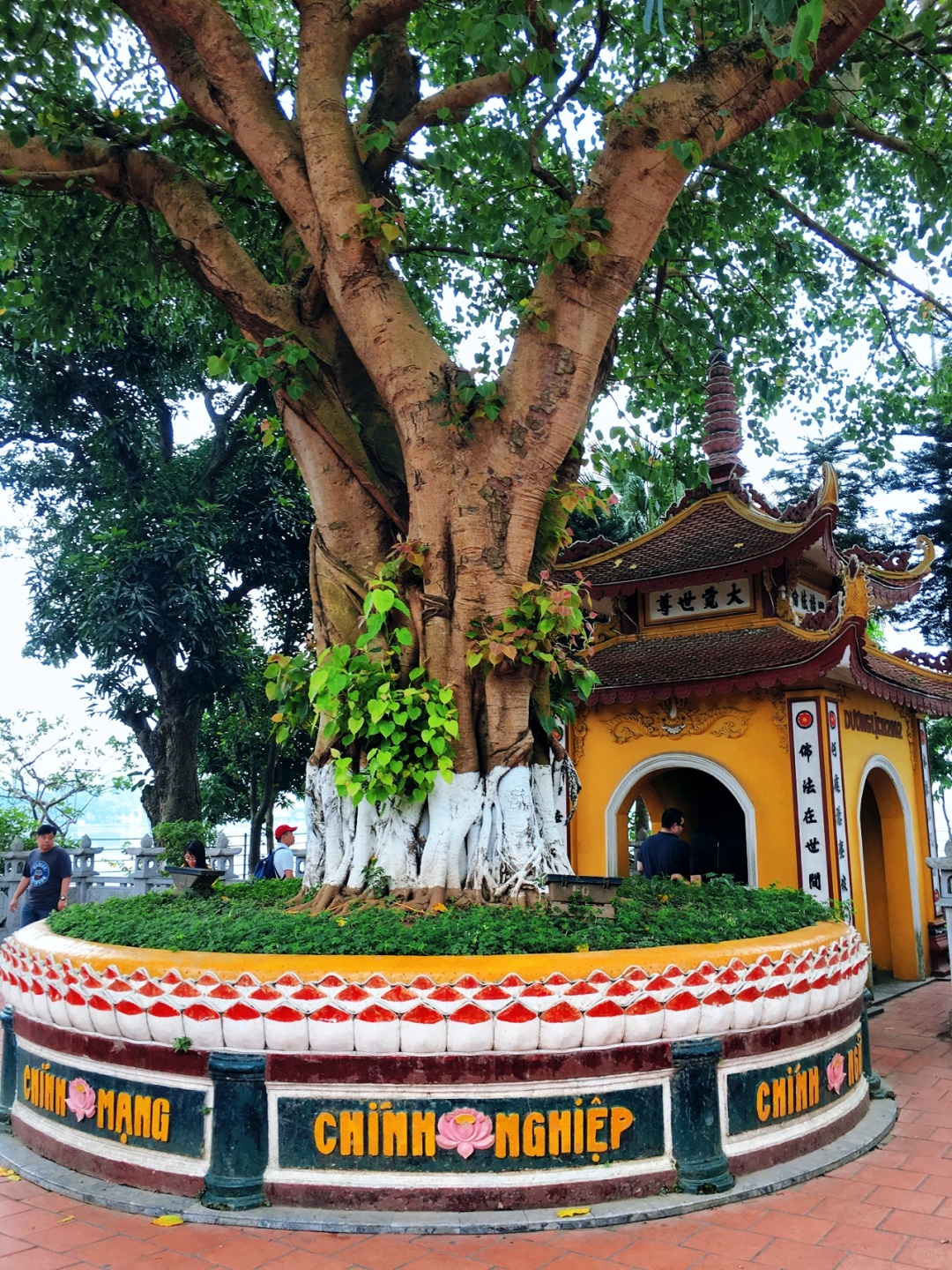 Hanoi-Tran Quoc Pagoda in Hanoi, Vietnam. Chinese characters are everywhere, as if we are in China?