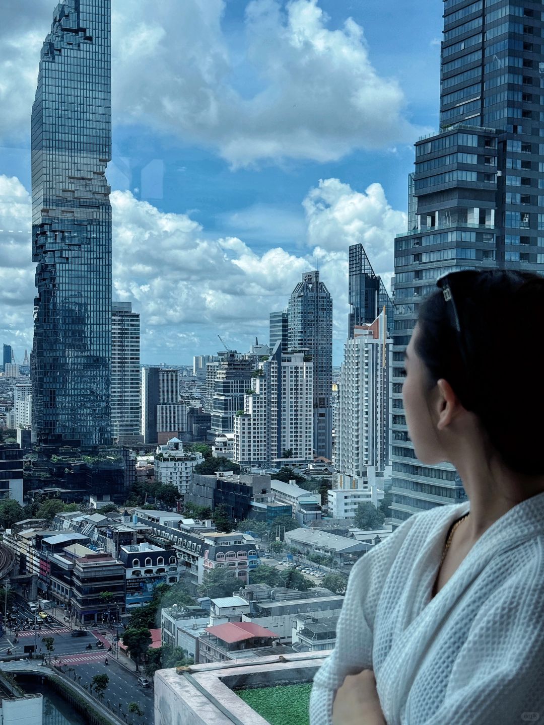 Bangkok-Amara Bangkok, Summer and freedom, the ancient Greek god of swimming pools