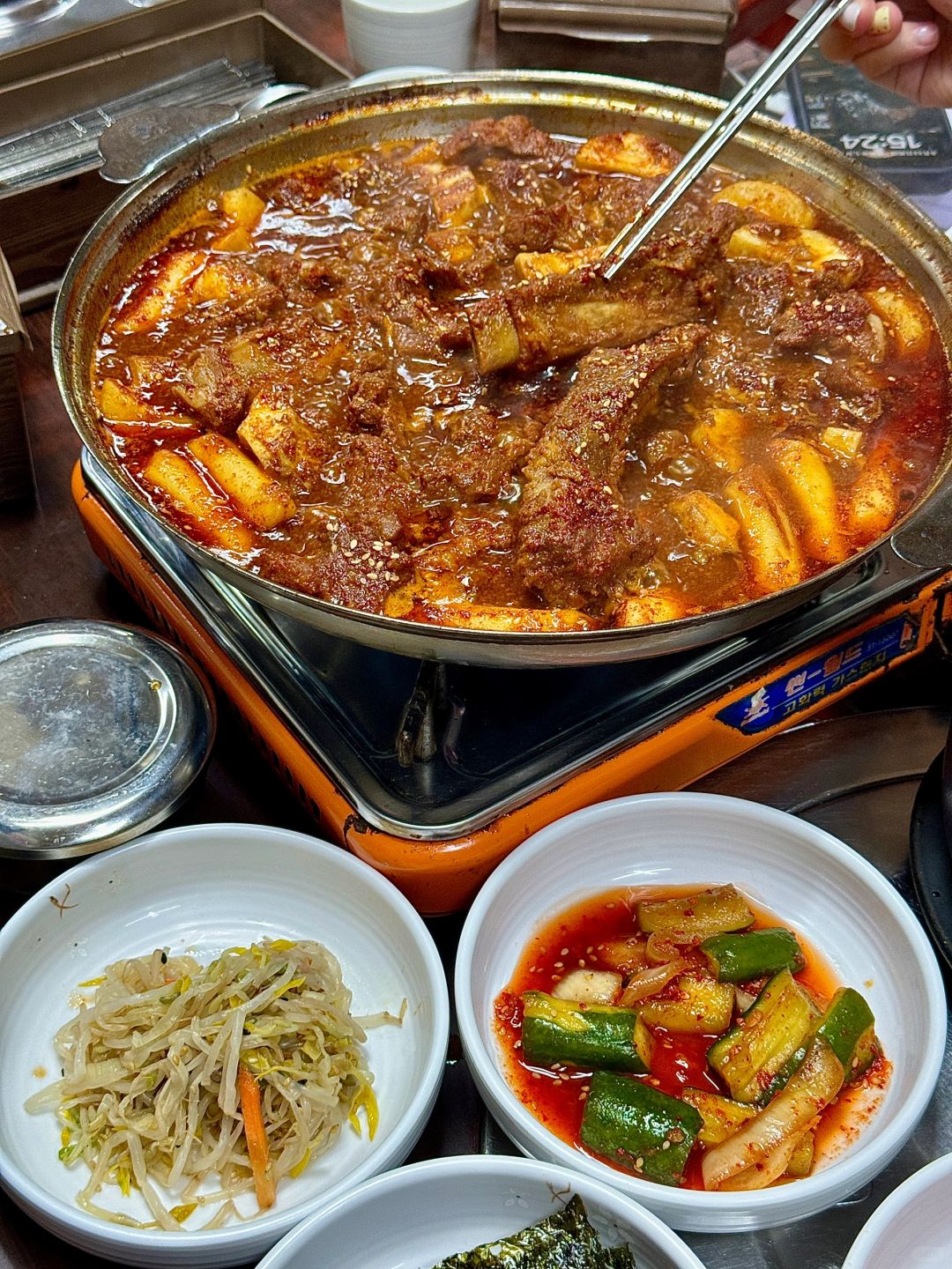 Seoul-264 Spicy braised pork ribs near Myeongdong, Seoul, the best food for traveling in Korea