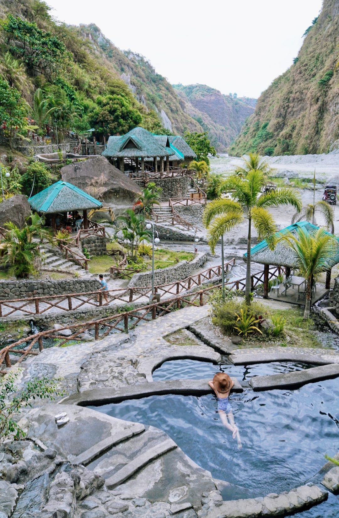 Clark/Angel City-Puning Hot Spring Resort in the Philippines, a pure volcanic mud spa, must experience